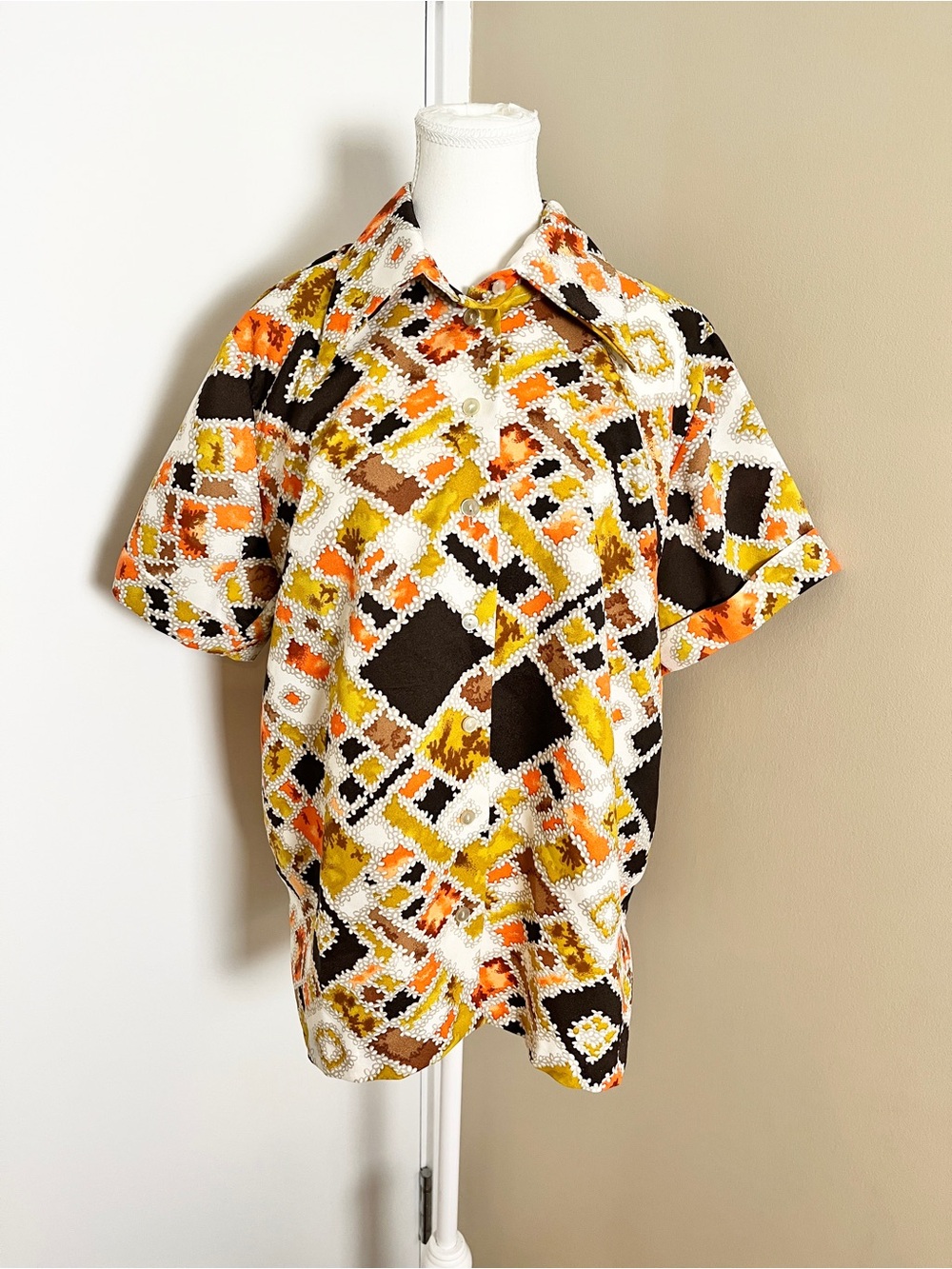 Vintage 70s Geometric Short Sleeve Button‑Up Shirt – Retro Boho M/L